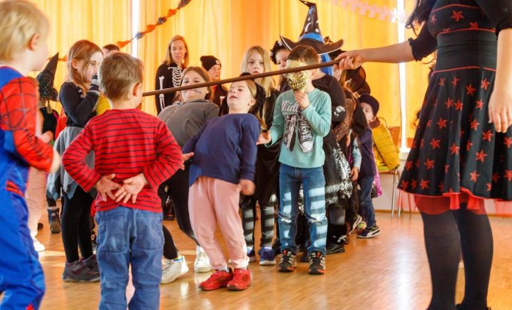 Zahlreiche Kinder ließen sich die Party nicht entgehen. (Foto: Markus Palmi)