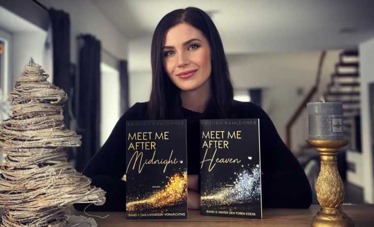Kristina Kamleitner mit ihren Werken. (Foto: Reingruber)