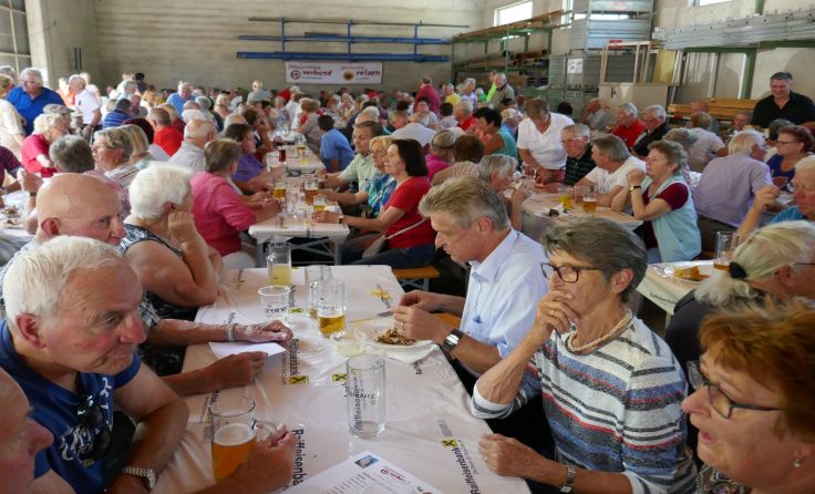 Großer Andrang herrschte beim Grillfest in Kremsmünster. Foto: Brigitta Martschini