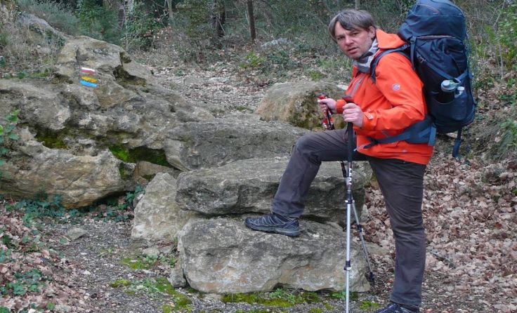 Kurt Andorfer spricht über seine Pilgerreise am Jakobsweg. Foto: Andorfer