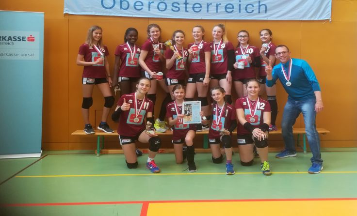 Die Mädels aus Pregarten freuen sich über den Vizelandesmeister-Titel. Foto: NMS Pregarten