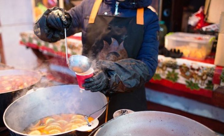 Gerade zur Weihnachtszeit wird viel Alkohol konsumiert. Foto: Liashenko Olga/shutterstock.com
