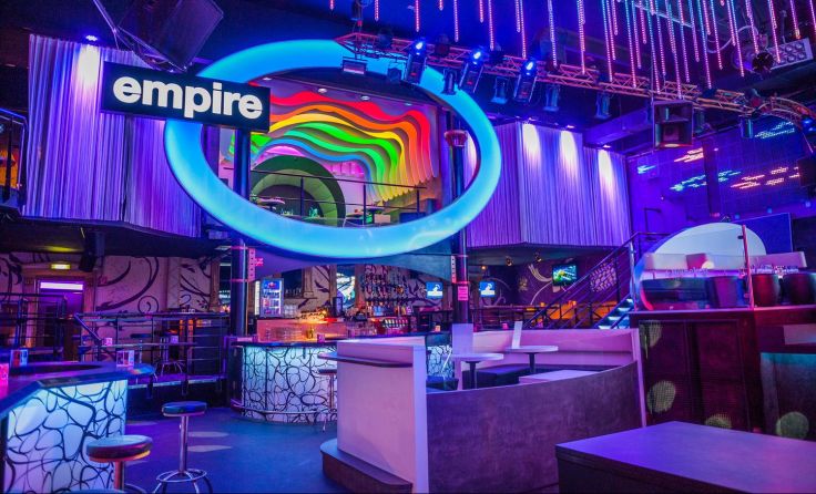 Das empire-Team hofft, dass sich die Disco bald wieder mit Leben füllt. Foto: empire St. Martin
