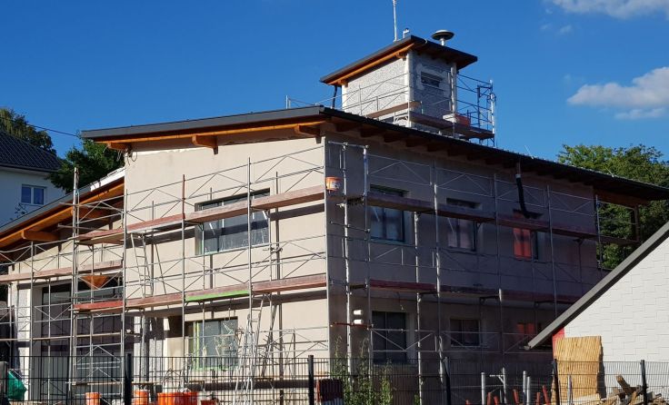 Im Herbst soll das neue Feuerwehrhaus fertig sein. Foto: Fellhofer