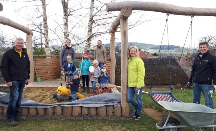 Über 60 Familien im Bezirk haben bereits frischen Sand in der Sandkiste. Foto: ÖAAB/Scheiblberger