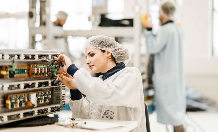 Mehr als 1.100 Mitarbeiter sind bei EVG weltweit beschäftigt. Foto: EV Group (EVG)