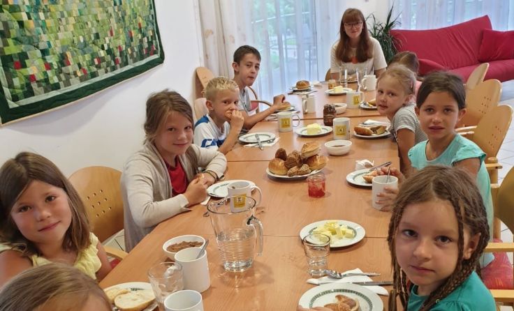 Beim gemeisamen Frühstück nach der Lesenacht. Foto: Erika Ganglberger