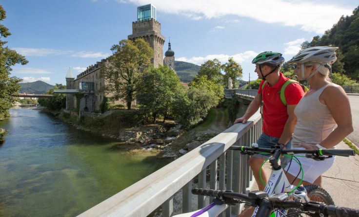 Entspanntes Flussradeln im malerischen Ybbstal; Foto: Mostviertel Tourismus / schwarz-koenig.at 
