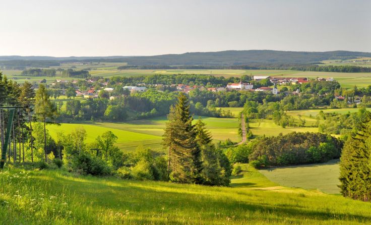 Herrlicher Ausblick von der Skilift-Bergstation im Maiswald Foto: Matthias Ledwinka