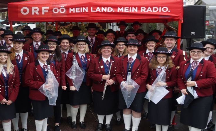 Die Musikkapelle Diersbach vor dem ORF-Landesstudio (Foto: MV Diersbach)