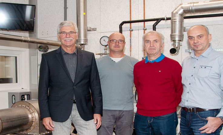 Geschäftsführer Josef Frauscher (l.) mit Gästen (Fotos: frauscher thermal motors GmbH)