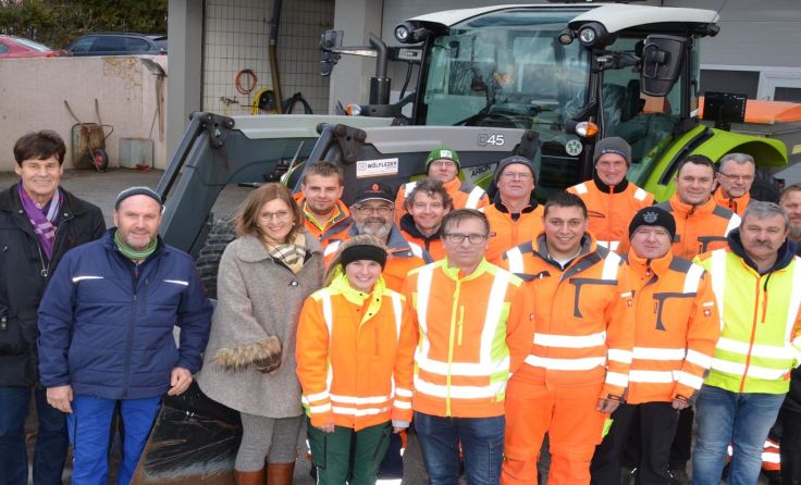 Vertreter der Stadtgemeinde mit Bauhof-Mitarbeitern (Foto: Stadtgemeinde)