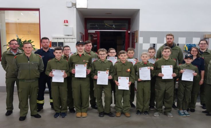 Alle zwölf Kameraden bestanden die Prüfung. (Fotos: FF Andorf)
