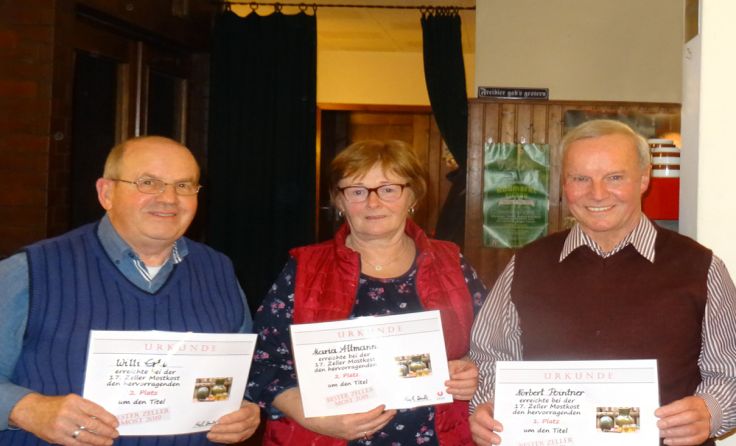 Willi Ertl, Maria Altmann, Norbert Pointner, Gerald KARL (Sport Union). (Foto: Gemeindeamt)