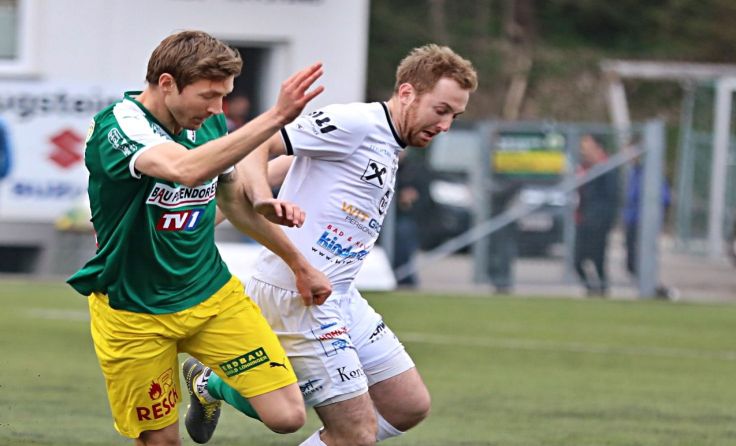 Vöcklamarkt (grüne Dressen) steht ein OÖ-Derby ins (Haus. Foto: Hörmandinger)