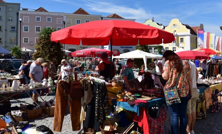 Die Schärdinger Antikmärkte finden vier Mal im Jahr statt. (Foto: Berndorfer)