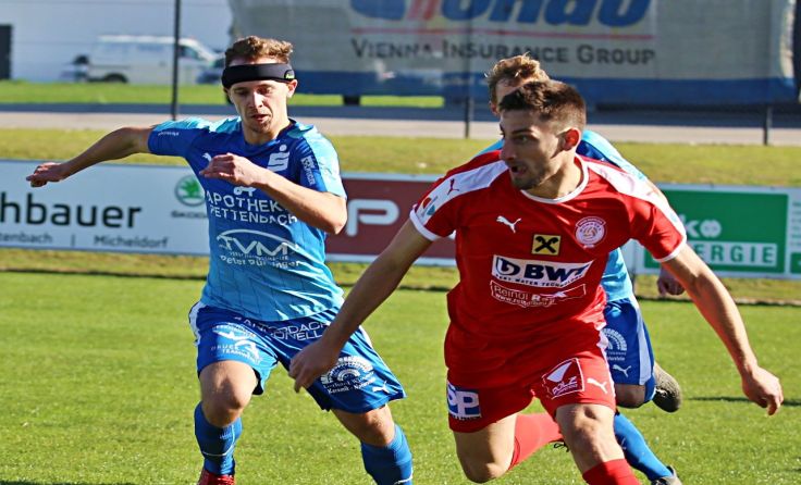Mondsee (rote Dressen) marschiert Richtung OÖ-Liga. (Foto: Hörmandinger)