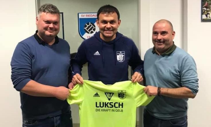 Sektionsleiter Udo Niemetz, Trainer Roland Hofpointner und Präsident Roman Luksch (Foto: SV Riedau)