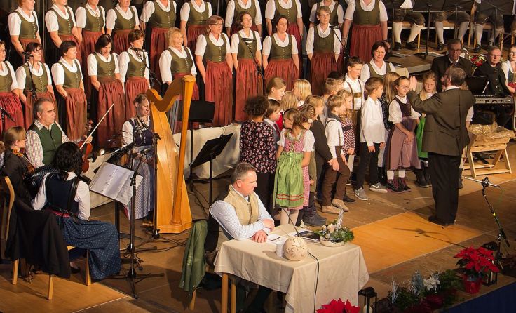 Die Andorfer Chöre laden zu ihrem Konzert „Wunder der Weihnacht“. (Foto: Andorfer Chöre)