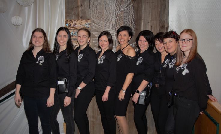 Das fleißige Service-Team sorgte für beste Bewirtung. (Foto: TV Taufkirchen)