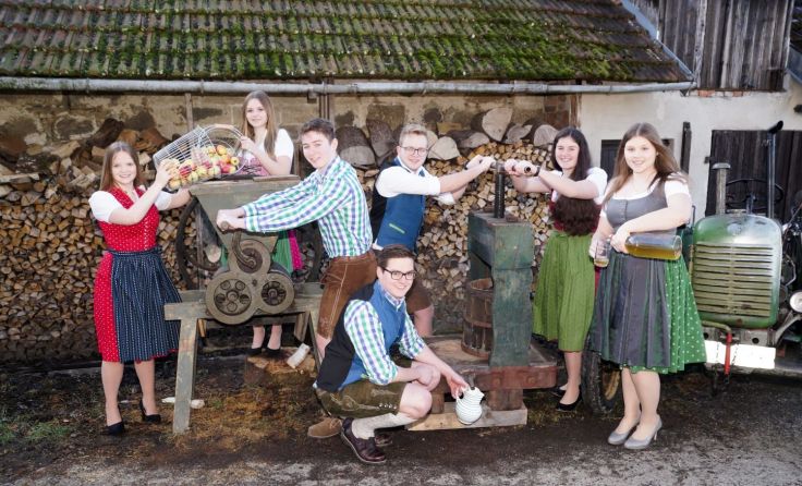 Die Landjugend Diersbach lädt zur Mostkost. (Foto: LJ Diersbach)