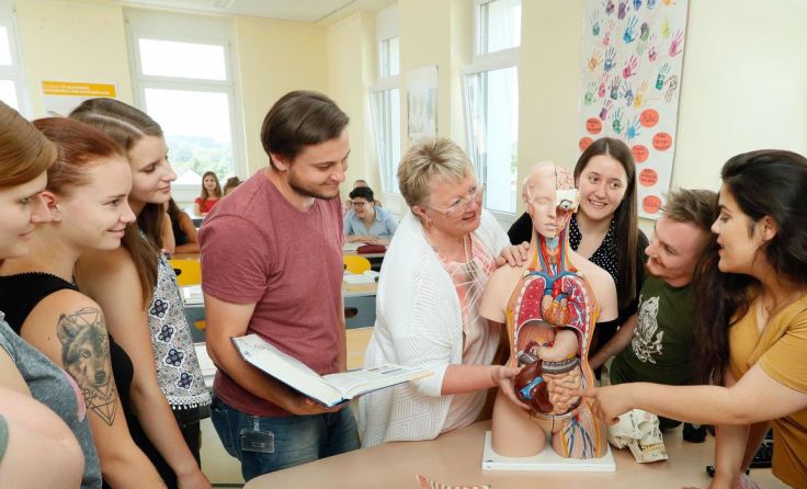 An der Schule für Gesundheits- und Krankenpflege Schärding findet ein Info-Tag statt. (Foto: OÖG)