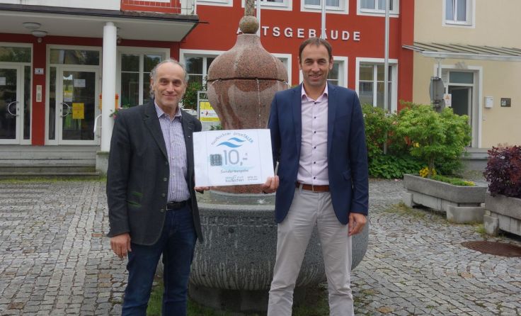 Wirtschaftskammer-Obmann Johann Froschauer (l.) und Bürgermeister Paul Freund