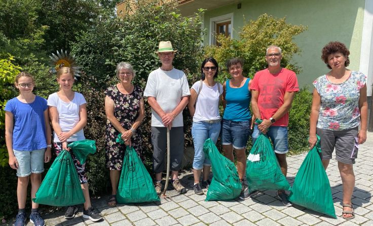 Teilnehmer der Riedauer Säuberungsaktion. (Foto: Kopfberger)