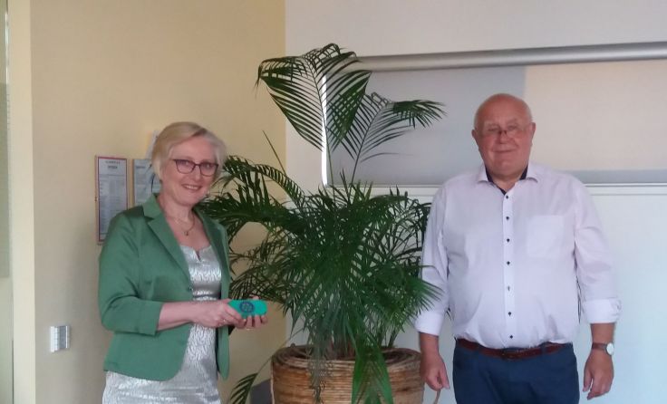 Sylvia Grünberger mit ihrem Vorgänger Hans Pucher (Foto: Rotary)