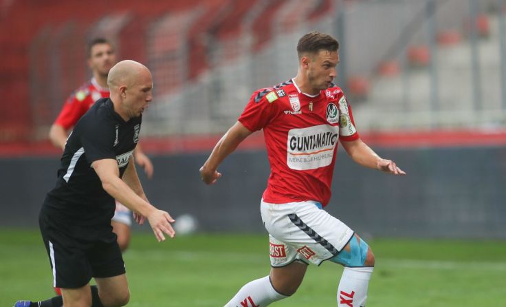 Rieds Bernd Gschweidl (r.) wartet noch immer auf sein erstes Saisontor. (Foto: Scharinger)