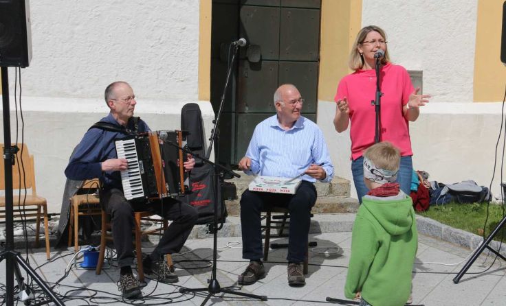 Portwine und Salettl kamen ebenfalls nach Andorf. (Fotos: Martin Brait)
