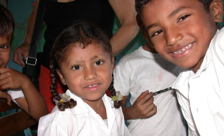 Dank des Einsatzes des EWK können diese Kinder eine Schule besuchen. Foto: EWK (Foto: EWK)