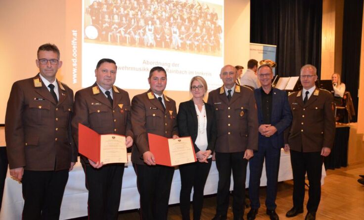 Zahlreiche Feuerwehrmänner aus dem Bezirk wurden ausgezeichnet. (Foto: BFKDO Schärding)