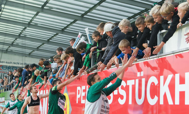 Beim Bundesligaspiel Ried gegen Hartberg findet ein Jugendtag statt. (Foto: JOHANNA SCHLOSSER)