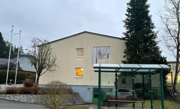 Der Kindergarten in Enzenkirchen ist schon in die Jahre gekommen. (Foto: Ertl)