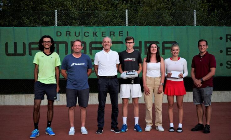 UTC Raab-Obmann Johann Hammerer (3. v. l.) mit den Gewinnern. (Foto: UTC Raab)