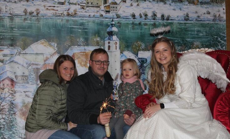 Das Christkindl kam nach Engelhartszell. (Foto: ÖVP Frauen Engehartszell)