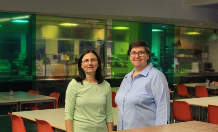 Das Küchenteam (v. l.): Anna Fuchs und Sabine Brandl (Foto: lorenz shoe group)
