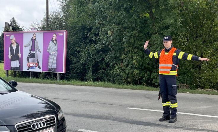 Im Bezirk gibt es 57 neue Verkehrskotsen. (Foto: BFKDO Schärdding. )