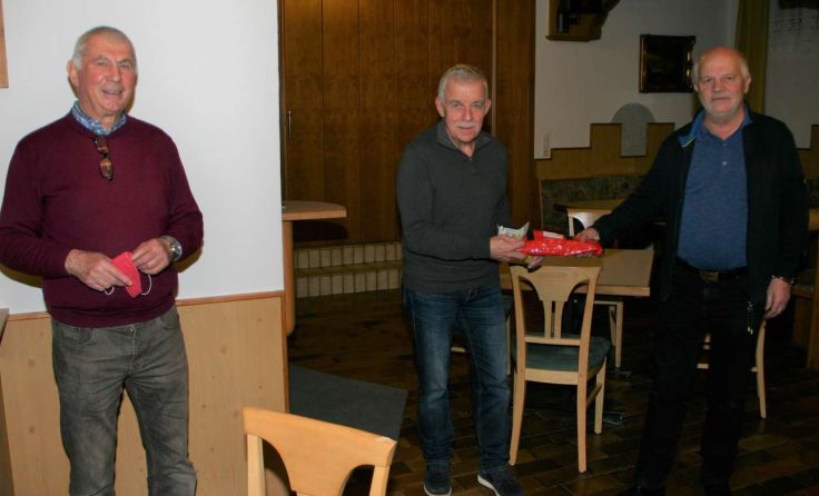 Sieger Josef Weiß mit Erich Hackl (l) und Hans Affenzeller.