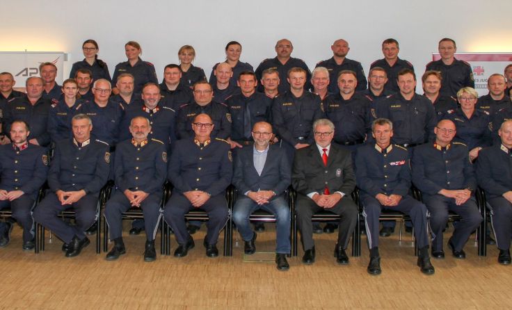 Insgesamt 51 Polizisten wurden vom Roten Kreuz ausgezeichnet. Foto: OÖJRK
