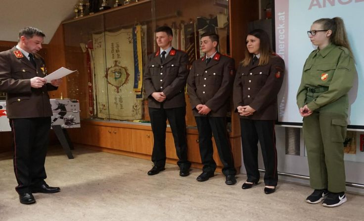Bei der Vollversammlung gab es vier Angelobungen. Foto: FF Frauschereck