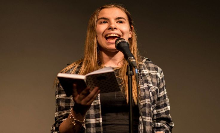 Elena aus Salzburg ist eine der Teilnehmerinnen beim Poetry Slam. Foto: Privat