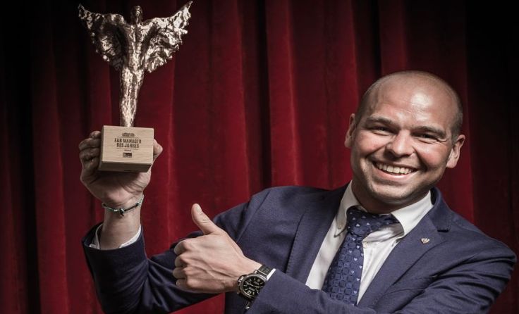 Daniel Kreil aus Neukirchen mit seinem „Rolling Pin-Award“ Foto: Rolling Pin