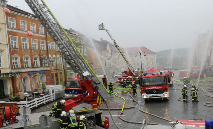 An der Großübung in Braunau nahmen insgesamt 21 Feuerwehren teil. Foto: FF Braunau