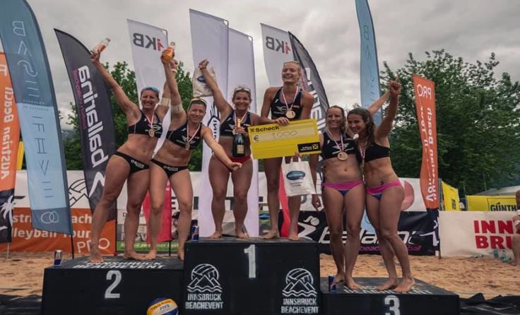 Eva Freiberger (l.) landete mit Valerie Teufl auf Platz zwei. Foto: Austrian Beach Tour