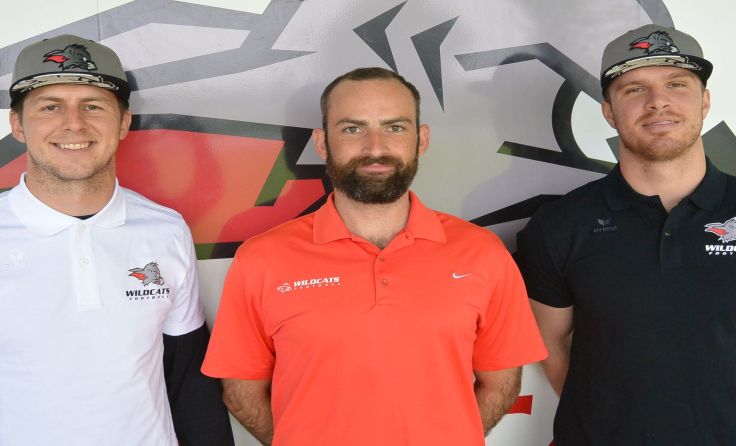 Madison Mangum (v.l.), Headcoach Christoph Riener und Rex Dausin Foto: Kirchdorf Wildcats