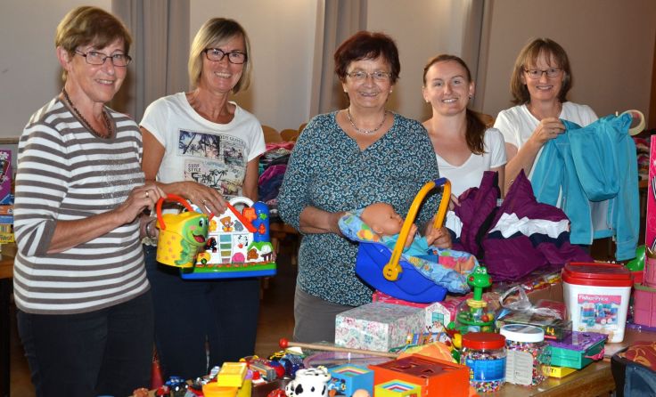 Die Kontaktgruppe der Pfarre Altheim veranstaltet den Flohmarkt. Foto: Vorich
