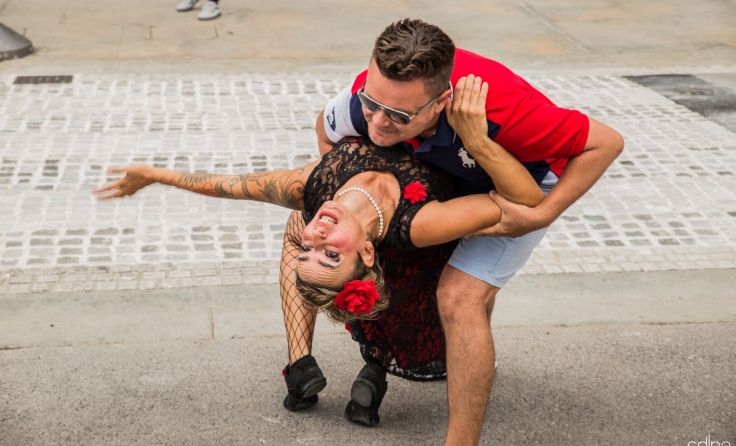 Belle Etage sorgen für einen mitreißenden Tango und Walking Act. Foto: Künstler