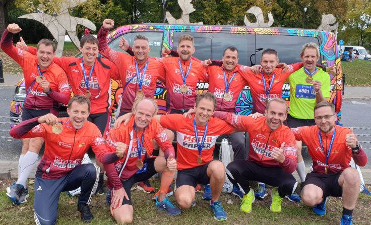 Elf Starter der Lauffreunde Höhnhart absolvierten den Warschau Marathon. Foto: Gerold Sattlecker